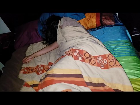 ❤️ ස්ටේප්සන් තම තරුණ සුළු මව නිදා සිටියදී ඇයට බැණ වදියි. ❤ Sex video si.hentaibar.ru